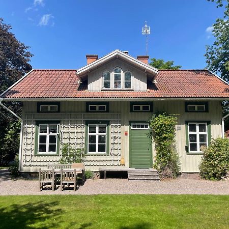Aeppelgarden Bed & Breakfast Mariestad Exterior foto